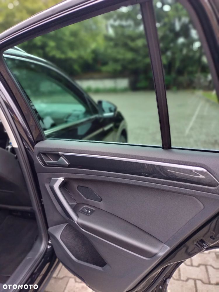 Volkswagen Tiguan 2.0 TDI Elegance DSG - 20