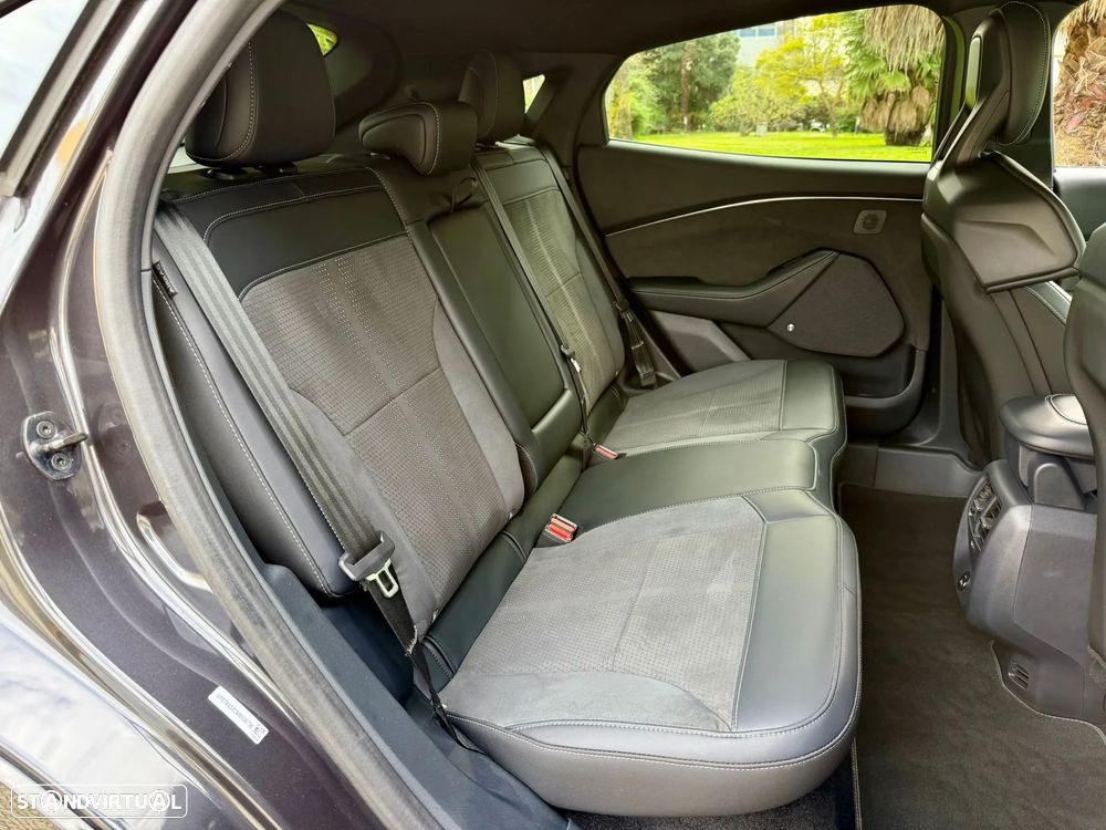 Ford Mustang Mach-E AWD GT - 17