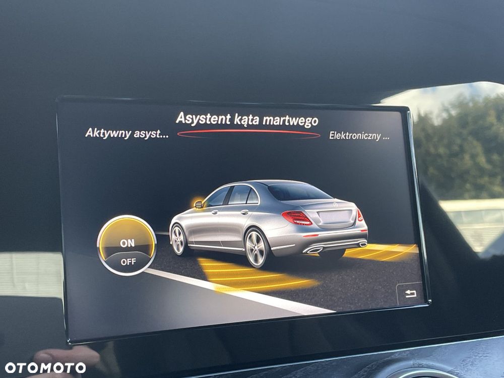 Mercedes-Benz Klasa E 220 d Business Edition 9G-TRONIC - 35