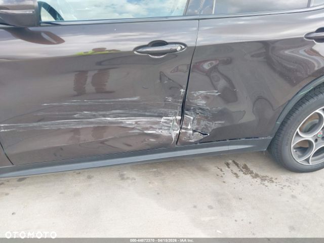 Alfa Romeo Stelvio 2.0 Turbo 16V AT8-Q4 Veloce Ti - 10