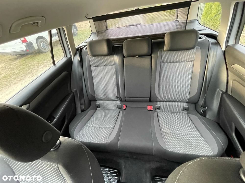 Volkswagen Passat 1.6 TDI BMT Trendline - 23