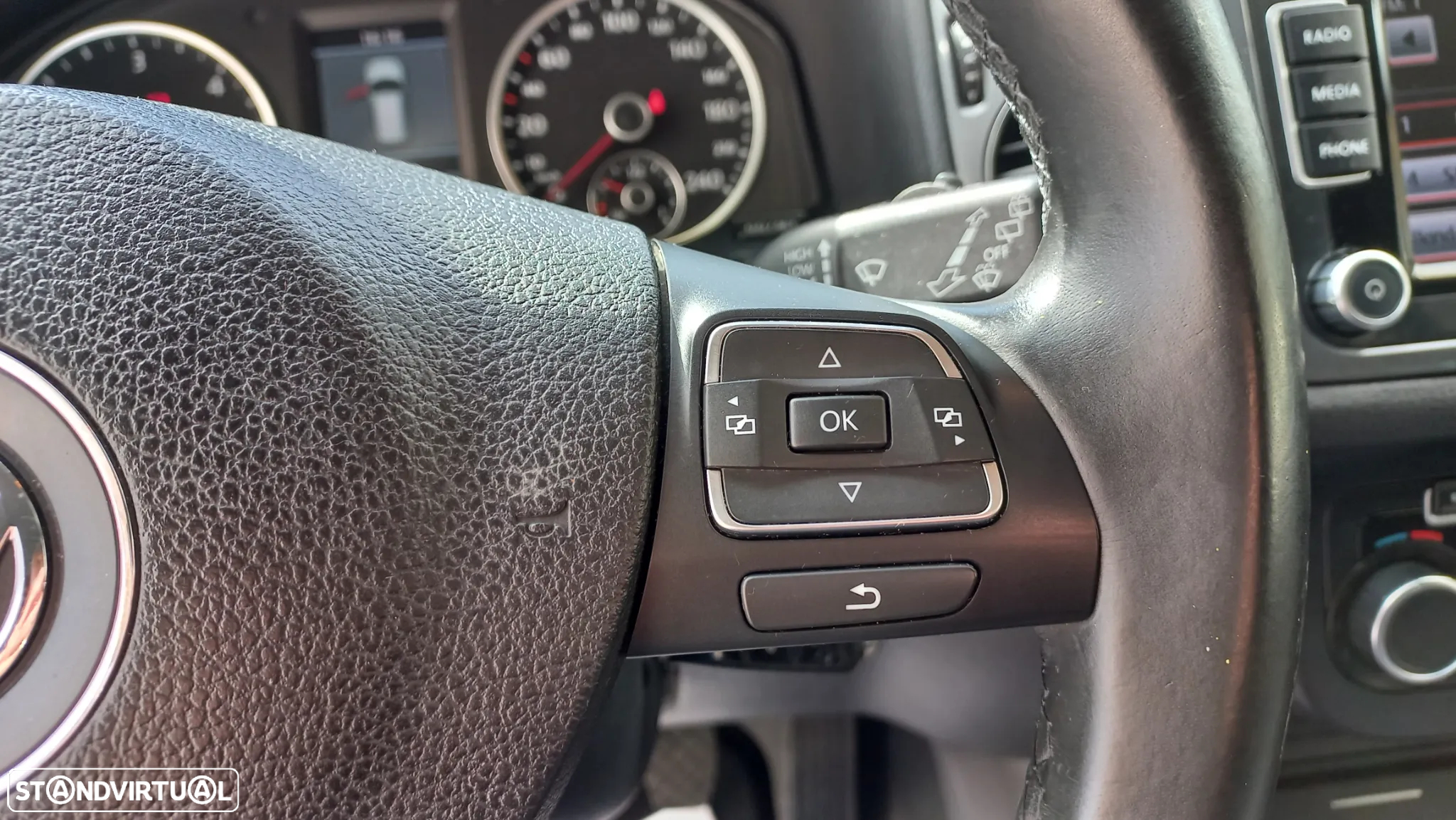 VW Tiguan 2.0 TDi Sport BlueMotion - 14