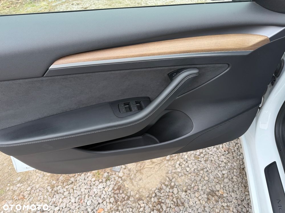 Tesla Model 3 RWD - 16