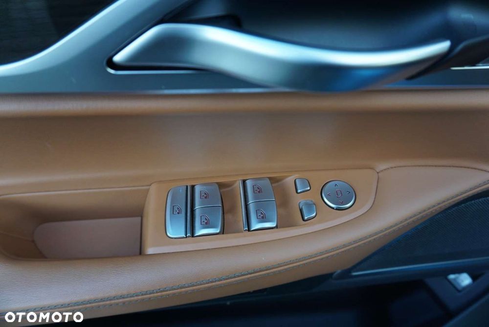 BMW Seria 7 - 18
