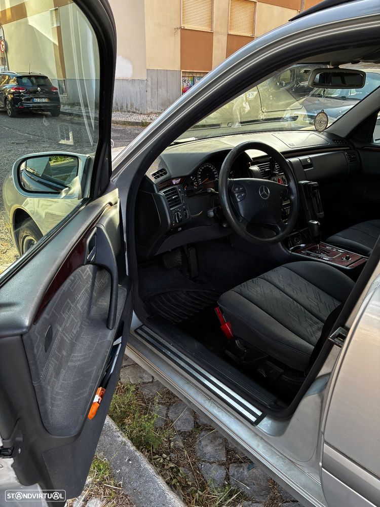 Mercedes-Benz E 220 - 6