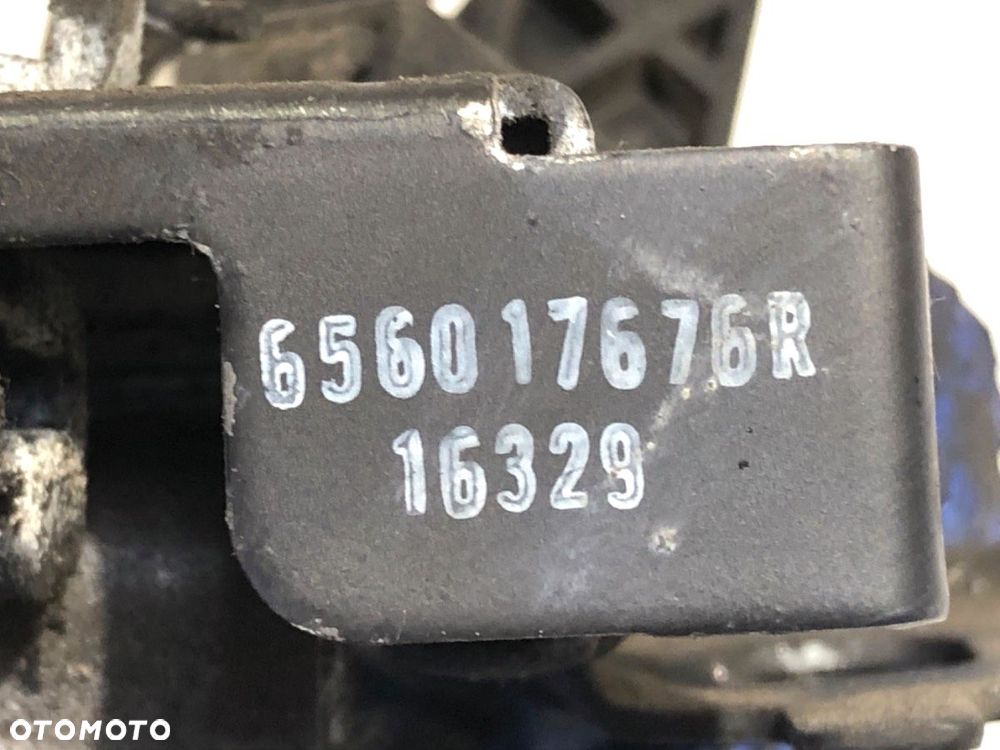 ZAMEK MASKI PRZÓD  DACIA SANDERO II 2012 - 2022 1.0 SCe 75 54 kW [73 KM] benzyna 2016 - 2022 - 4