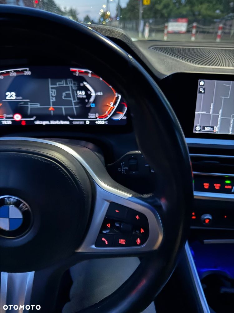 BMW Seria 3 318i M Sport sport - 33