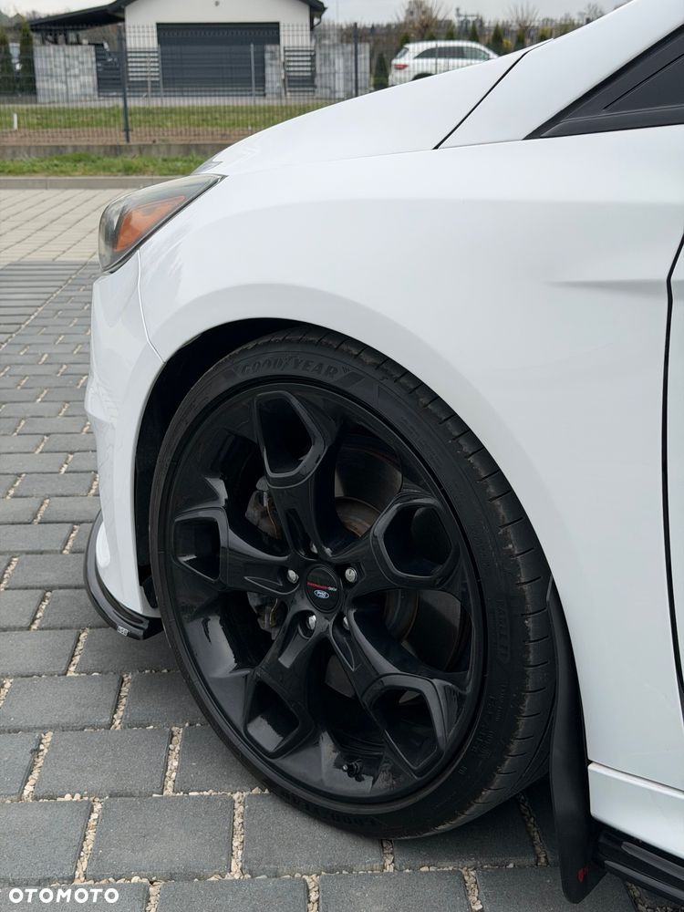 Ford Focus 2.0 EcoBoost ST mit Leder-Sport-Paket - 17