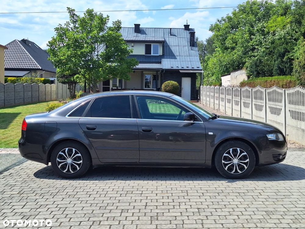 Audi A4 Limousine - 6