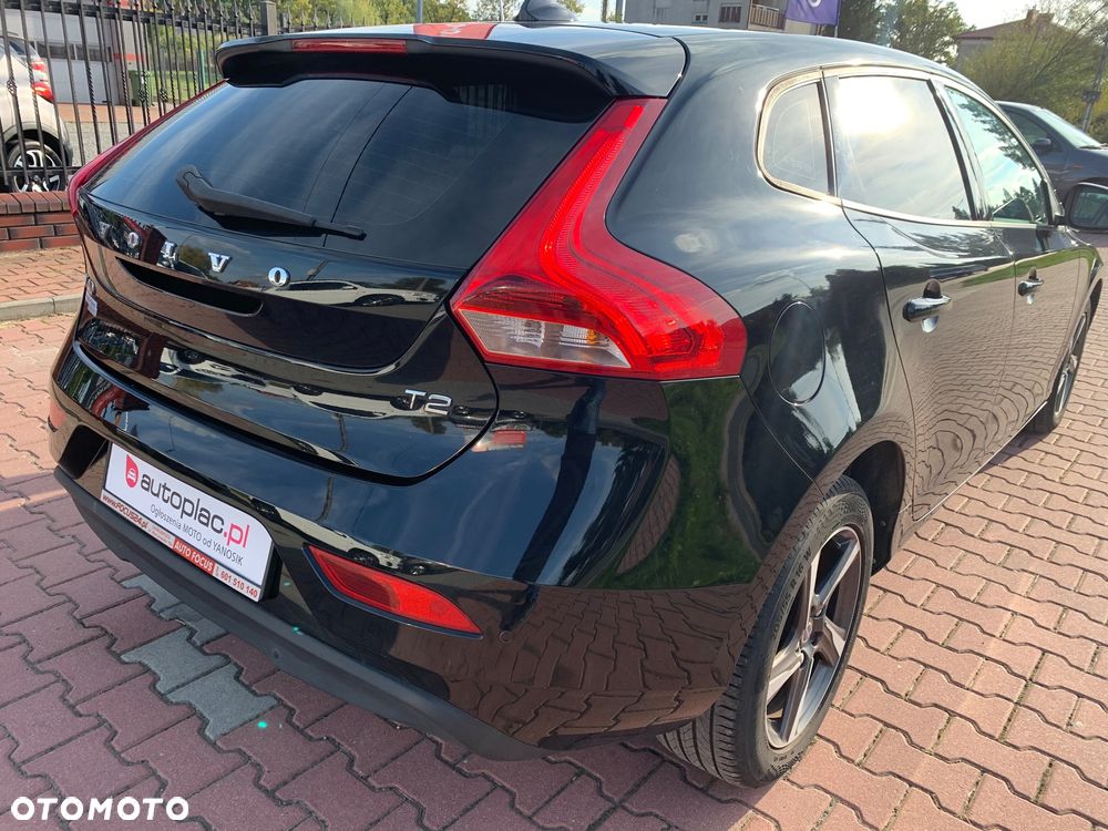 Volvo V40 T2 Momentum - 16