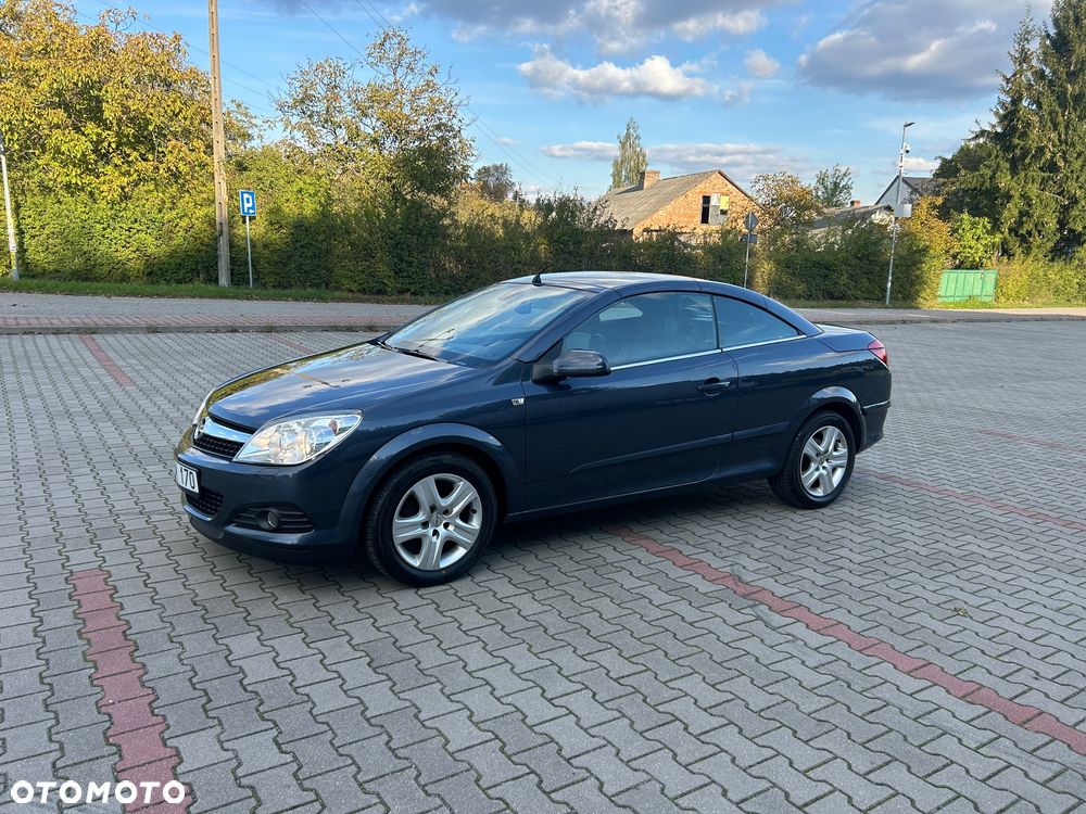 Opel Astra GTC 1.6 Cosmo - 9