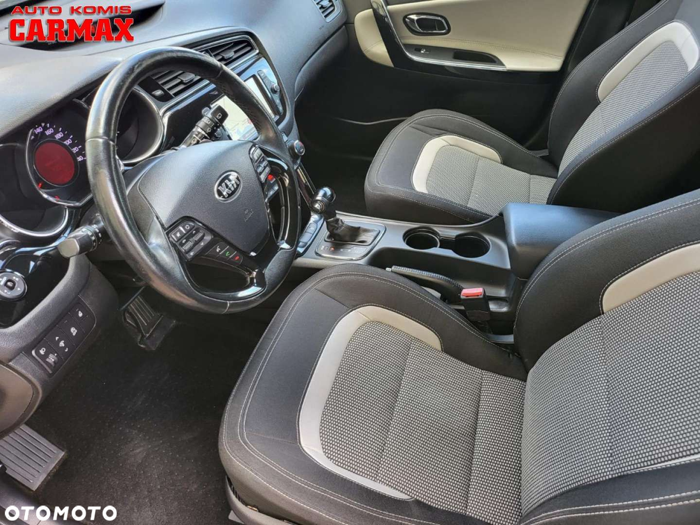 Kia Ceed 1.6 CRDi 136 DCT ISG SW Platinum Edition - 28