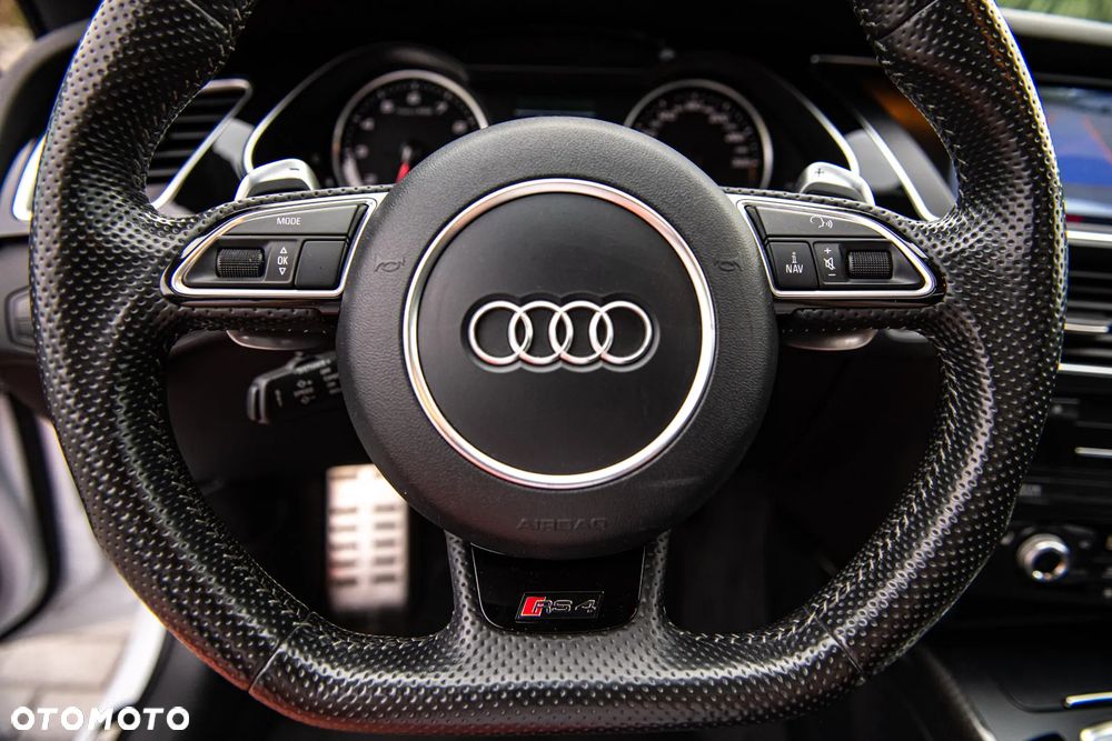 Audi RS4 Limousine - 14