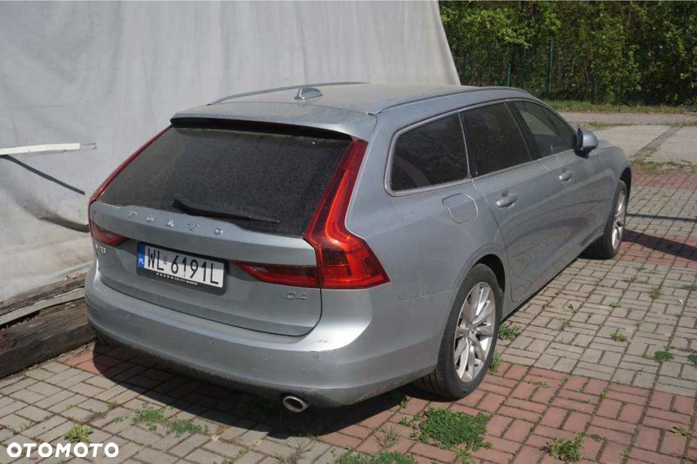 Volvo V90 D4 Momentum - 2