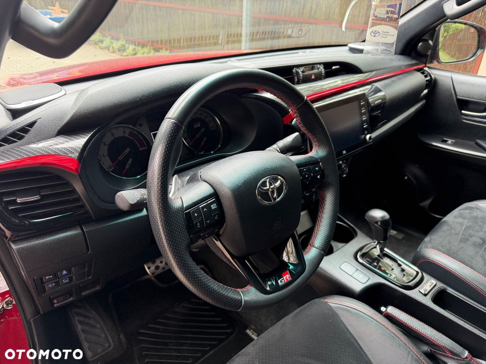 Toyota Hilux 2.8 D-4D Double Cab GR Sport 4x4 - 12