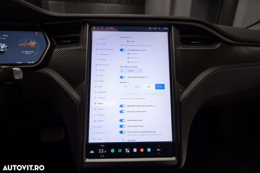 Tesla Model S - 24
