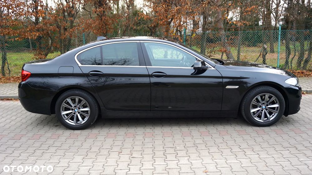 BMW Seria 5 520d xDrive - 16