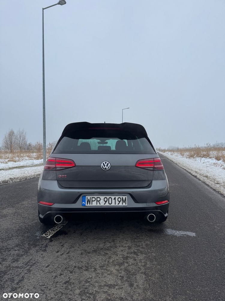 Volkswagen Golf - 17