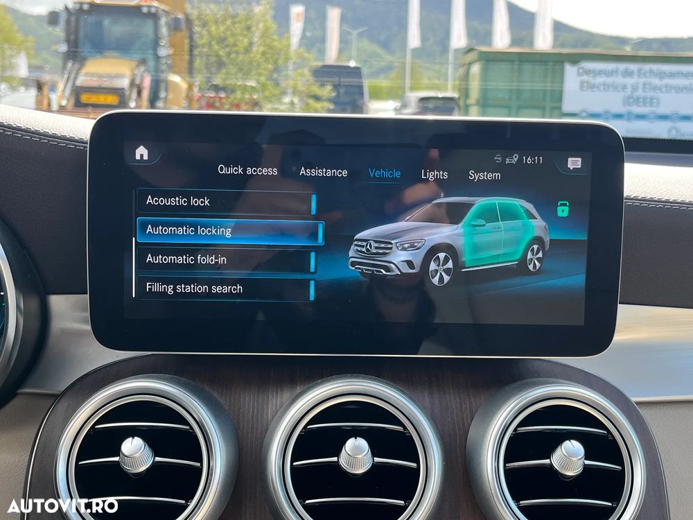 Mercedes-Benz GLC 300 4MATIC - 30