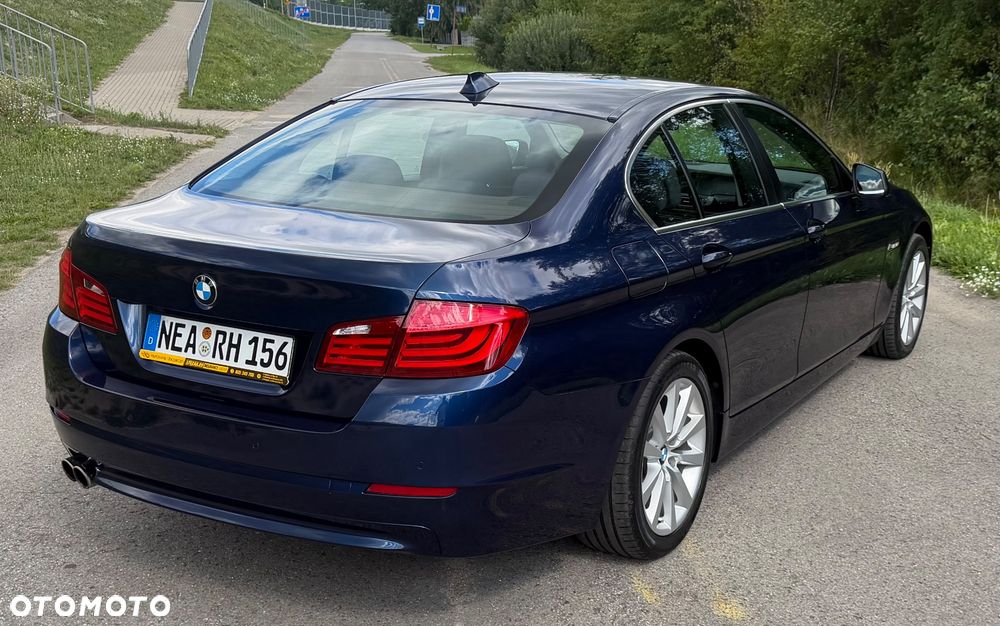 BMW Seria 5 520i - 8