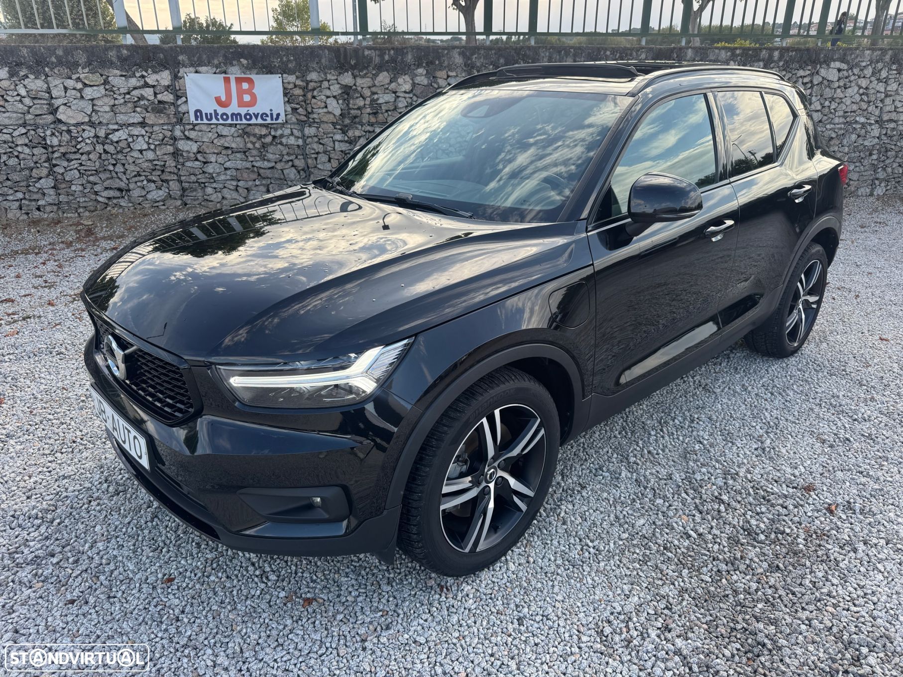 Volvo XC 40 1.5 T5 PHEV R-Design - 1