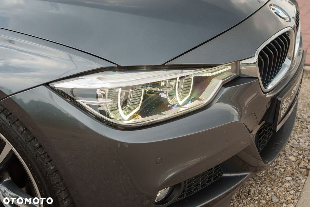 BMW Seria 3 320i Edition M Sport Shadow - 36