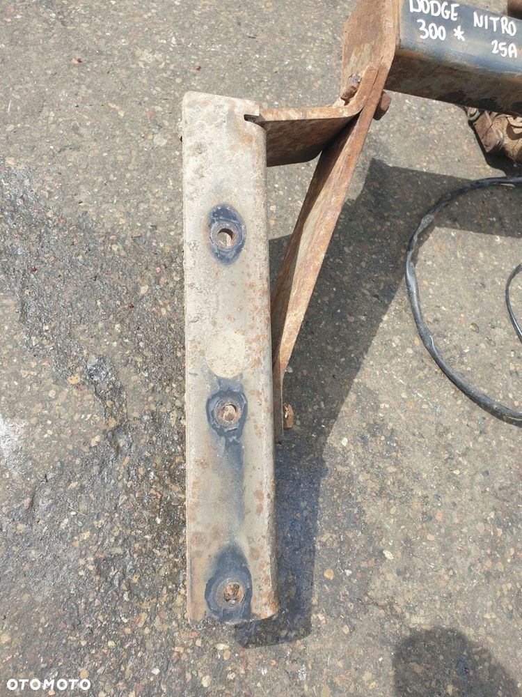 HAK HOLOWNICZY DODGE NITRO - 5