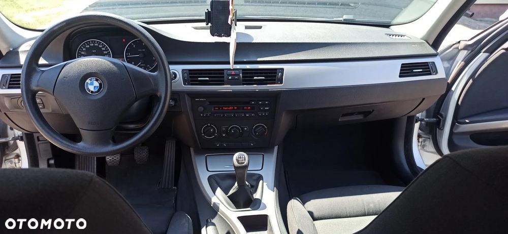 BMW Seria 3 318d - 18