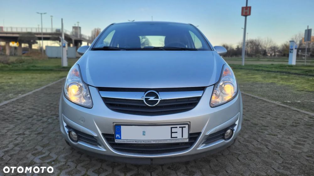 Opel Corsa 1.4 16V Enjoy - 10