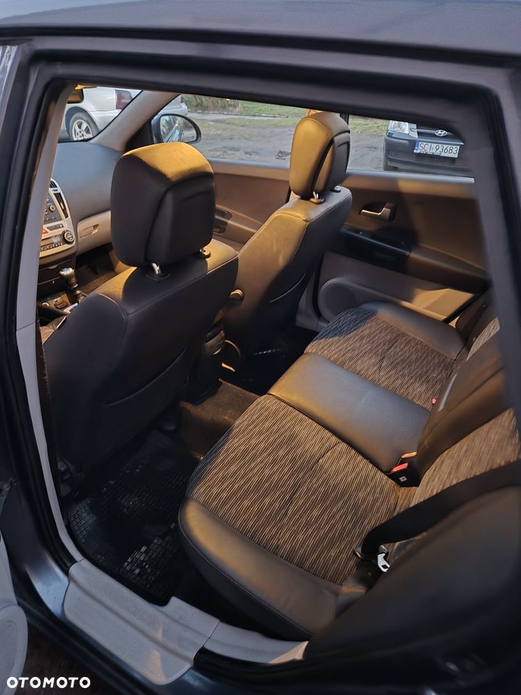 Kia Ceed - 4