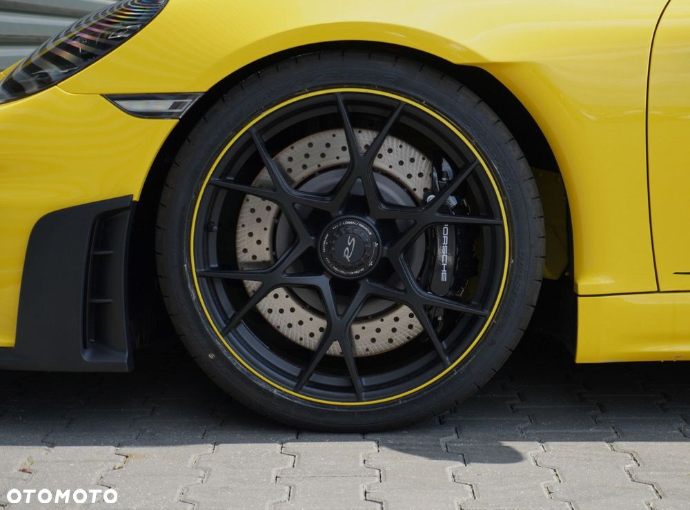 Porsche 718 Spyder - 8