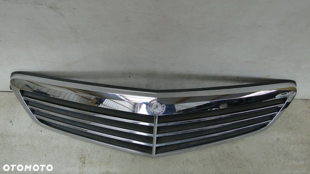 MERCEDES C-KLASA W204 ATRAPA GRILL ORYGINAŁ 07-11r - 2