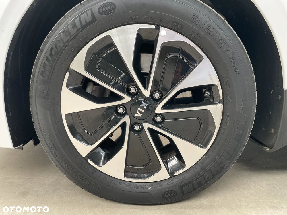 Kia Ceed 1.6 GDI PHEV L DCT - 29