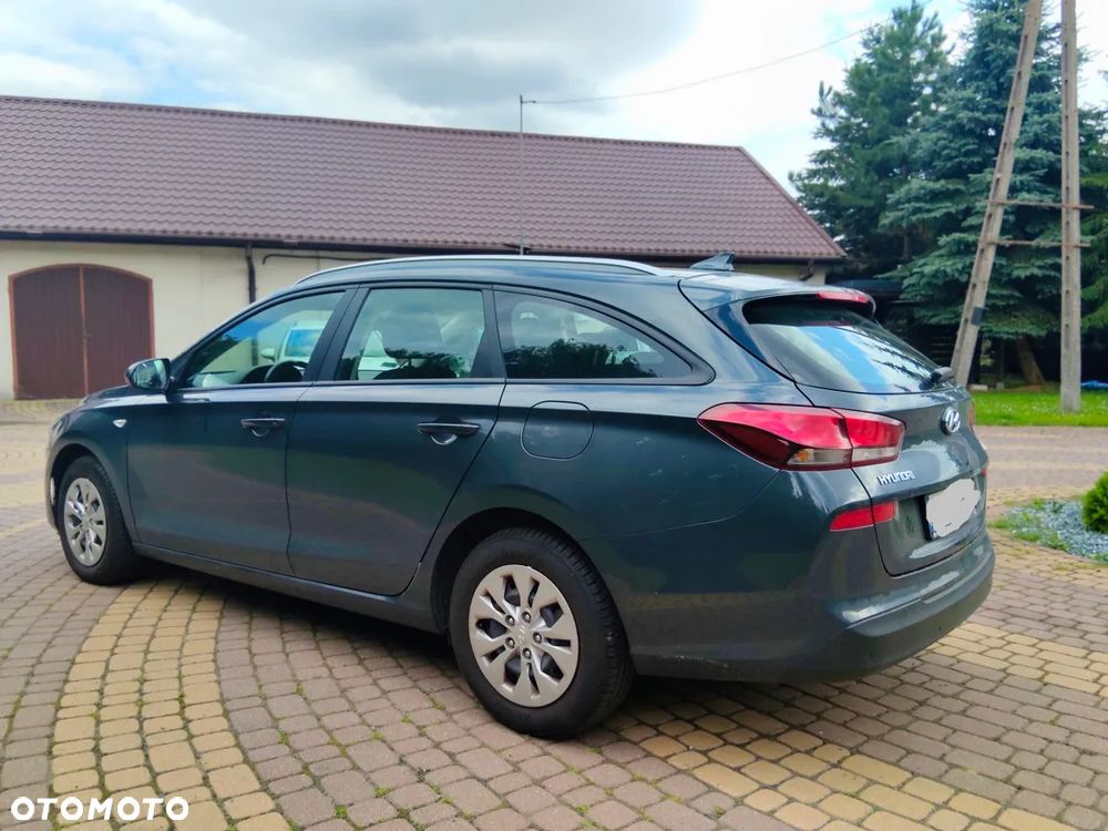 Hyundai i30 1.5 DPI Classic + - 6
