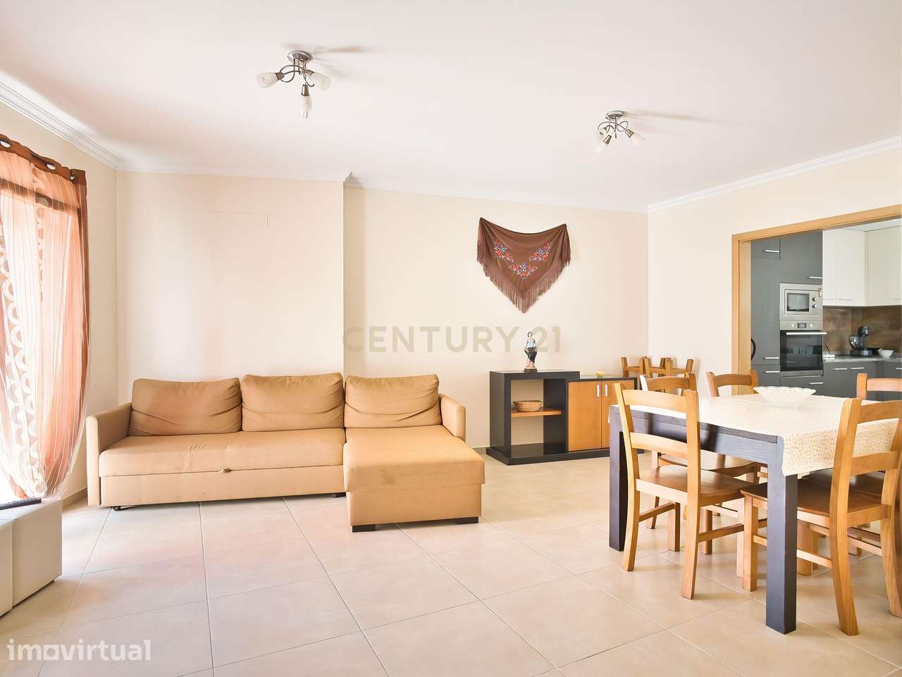 Apartamento T3 Espaçoso e Acolhedor, a Passos do Mar na Nazaré. - Grande imagem: 4/24