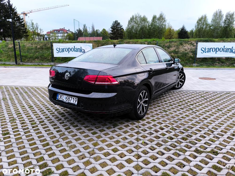 Volkswagen Passat - 10