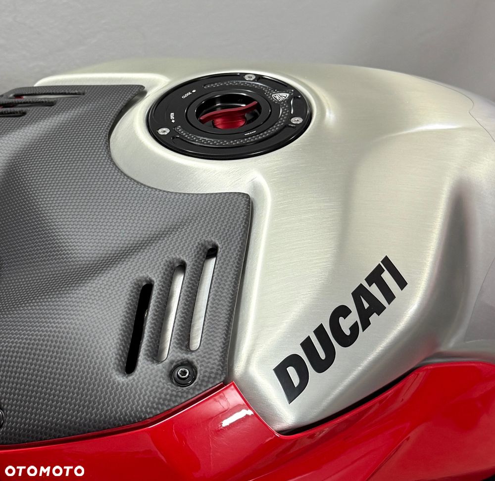 Ducati Panigale V4R - 28