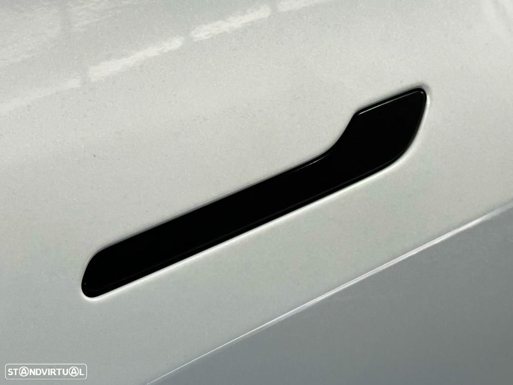 Tesla Model Y Long Range Dual Motor AWD - 19
