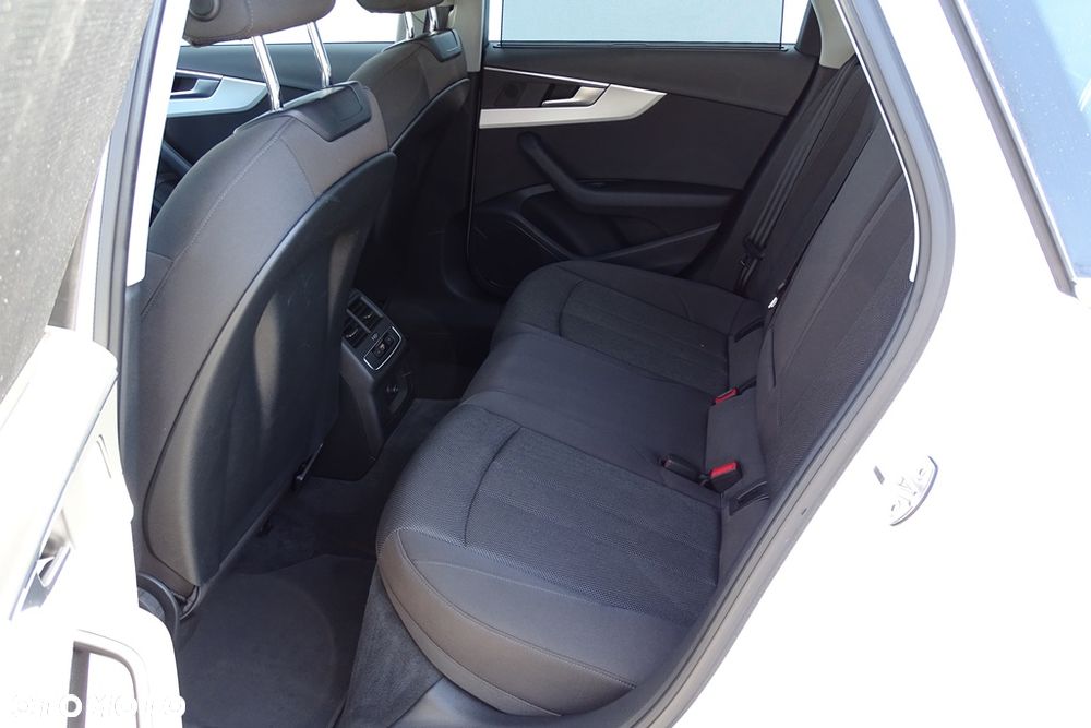 Audi A4 Avant 40 TFSI quattro S tronic advanced - 26