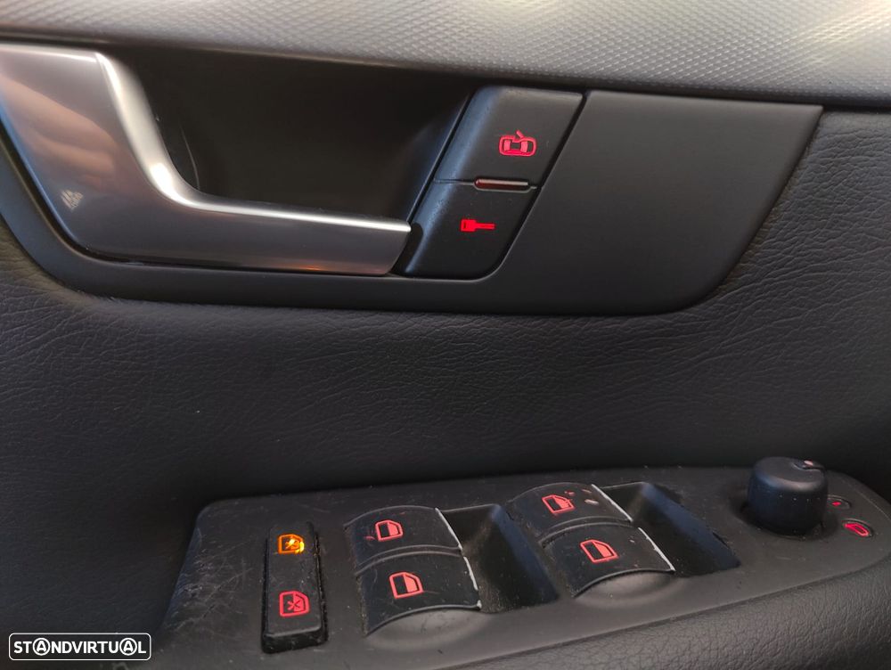 Audi A4 2.5 TDI quattro - 11