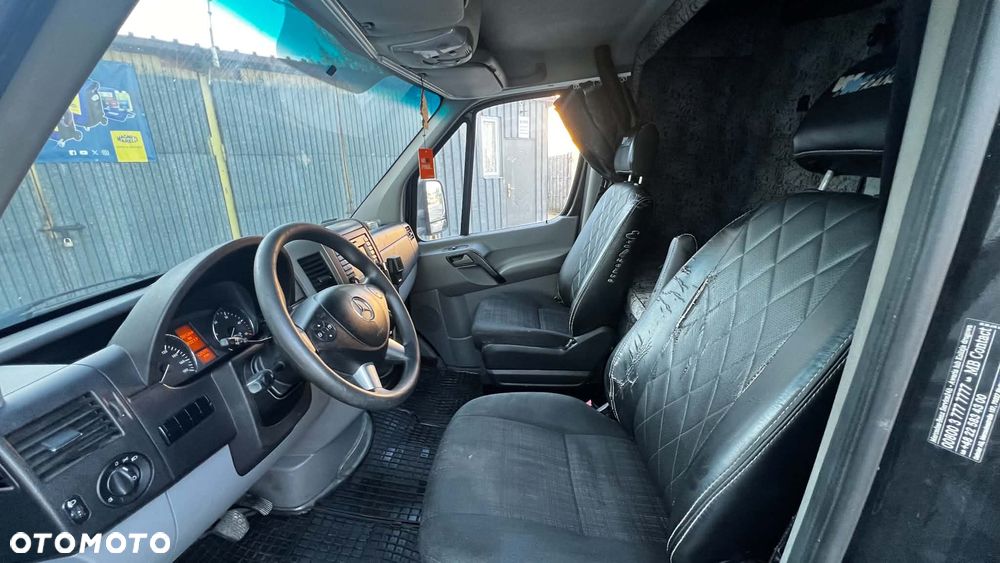 Mercedes-Benz Sprinter - 13