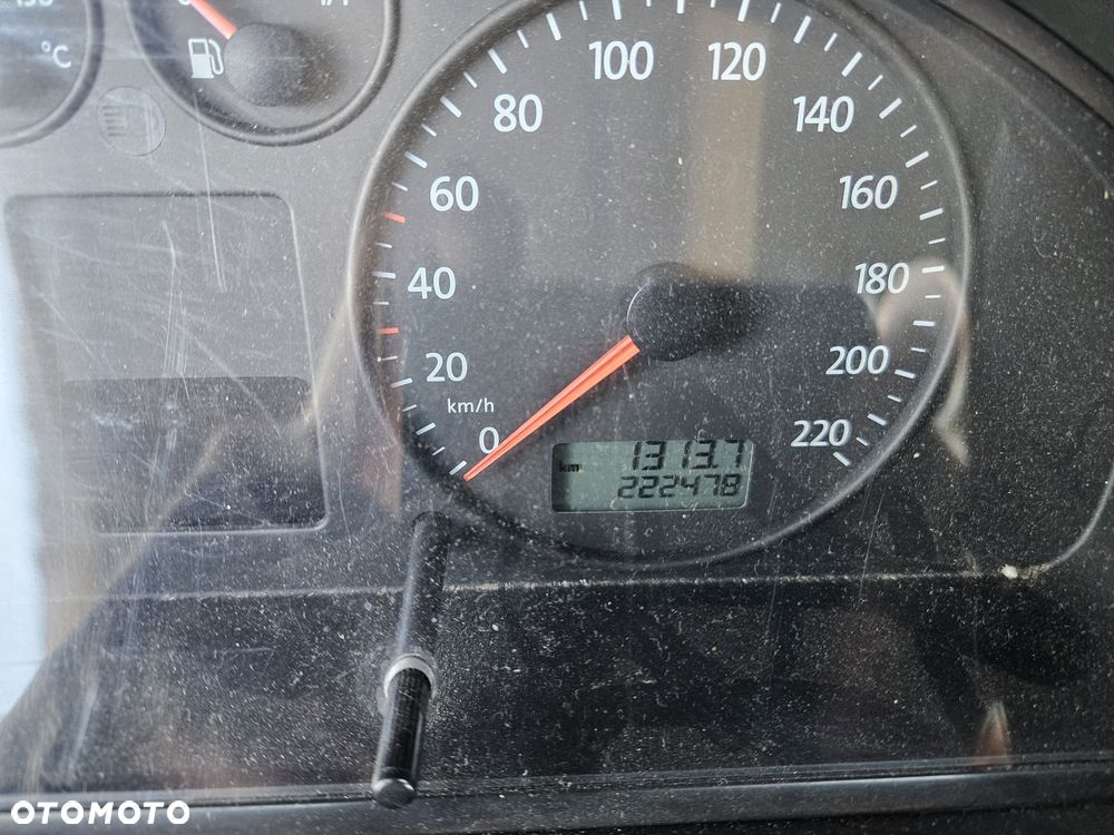 Volkswagen Caravelle - 19