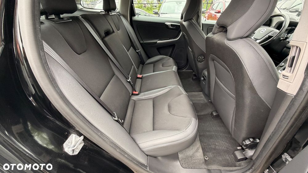 Volvo XC 60 D4 Momentum - 27