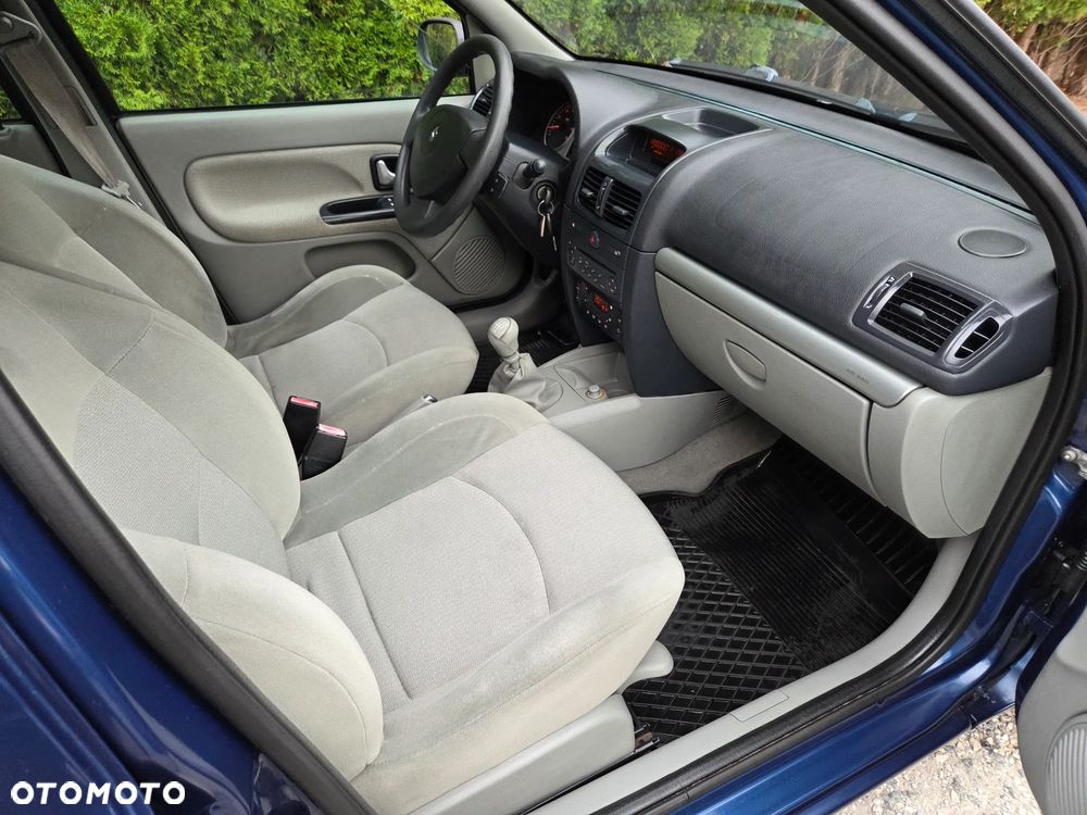 Renault Clio 1.4 16V Privilege - 7