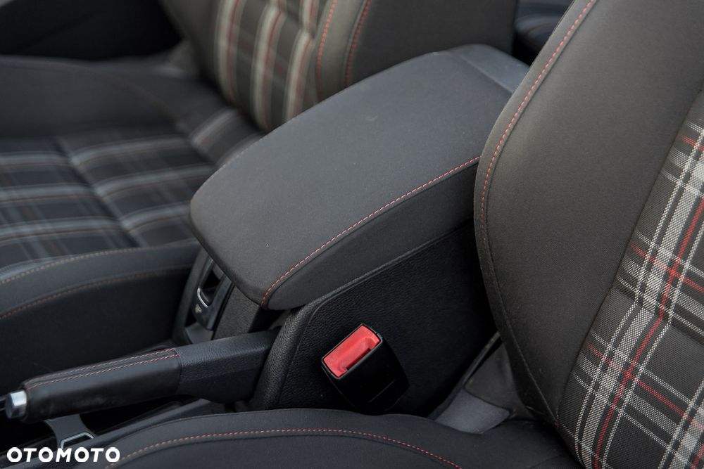 Volkswagen Golf Cabrio GTI - 11
