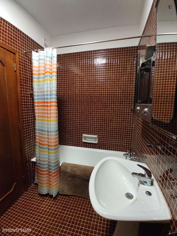Quarto - localizado em Cedofeita Porto - Grande imagem: 4/18