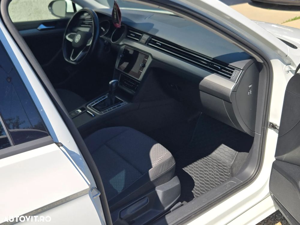 Volkswagen Passat 2.0 TDI DSG Comfortline - 11