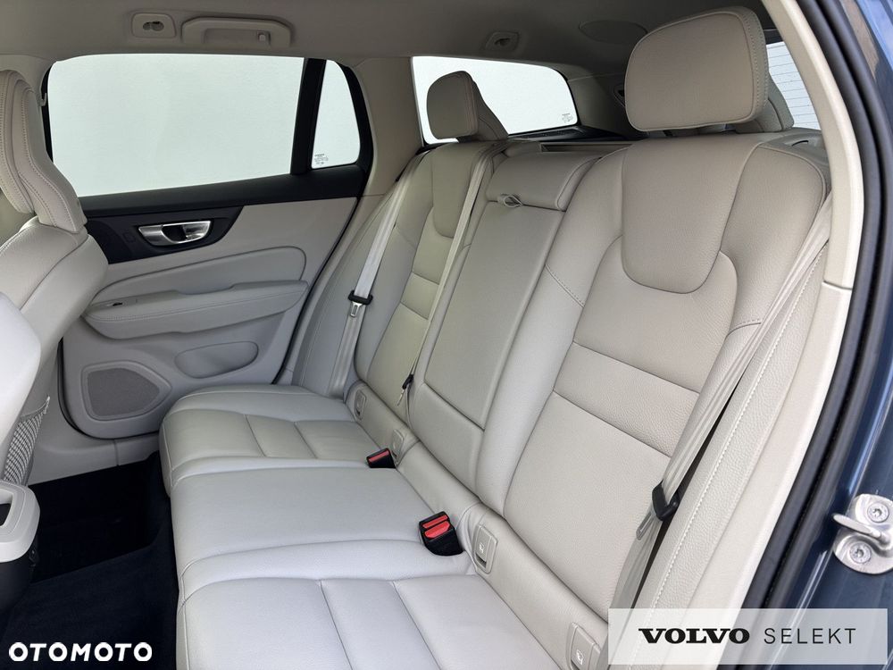 Volvo V60 Cross Country - 20