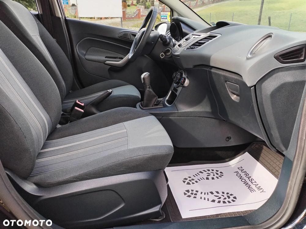 Ford Fiesta - 12