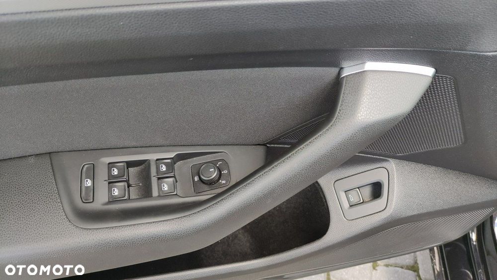 Volkswagen Passat - 23